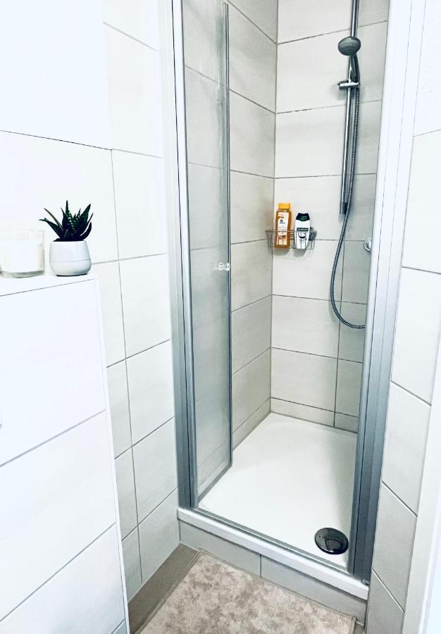 Renoviertes Apartment In Zentraler Lage - Wlan, Smart-Tv, Kueche, Balkon Und Queensize-Bett Fuer 4 Gaeste Erfurt Exteriér fotografie