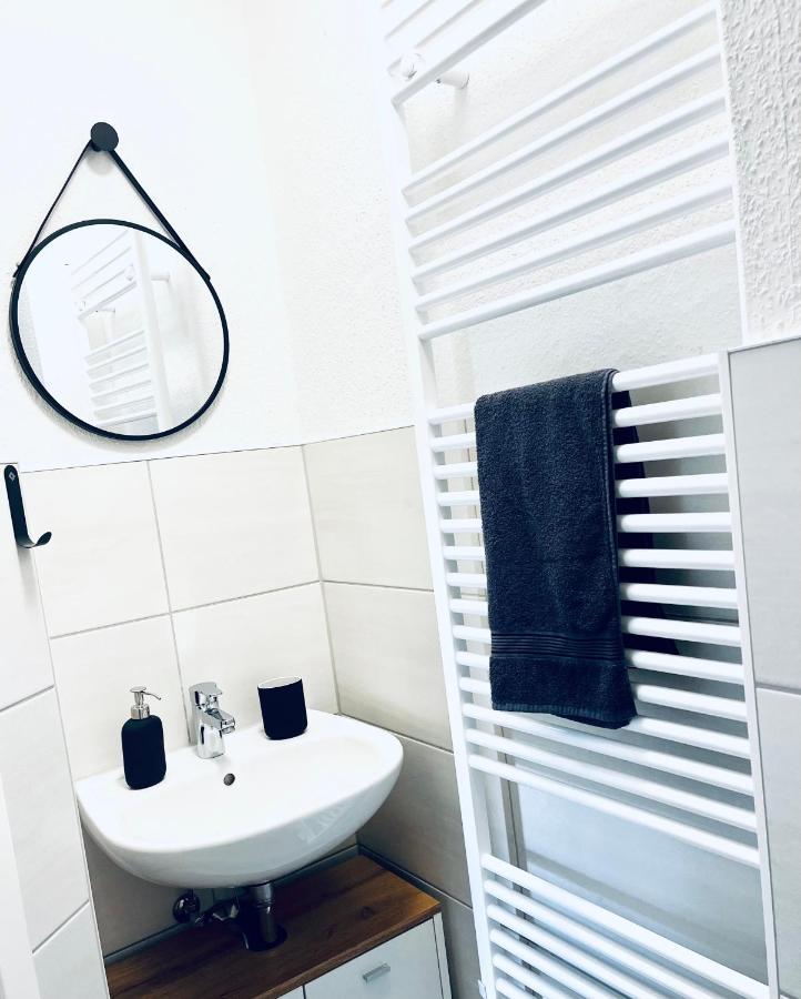 Renoviertes Apartment In Zentraler Lage - Wlan, Smart-Tv, Kueche, Balkon Und Queensize-Bett Fuer 4 Gaeste Erfurt Exteriér fotografie